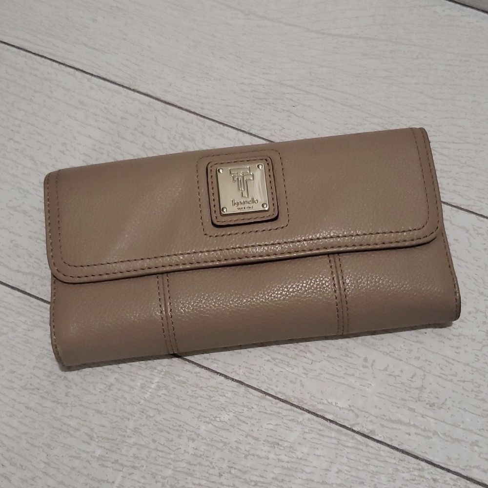 Tignanello nude pebble leather trifold wallet